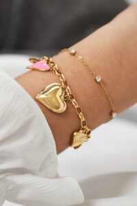 Bedelarmband met hartjes